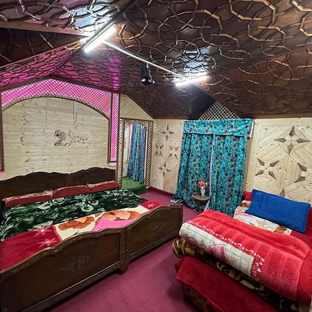Houseboat Young Balmoral Castle Srīnagar المظهر الخارجي الصورة