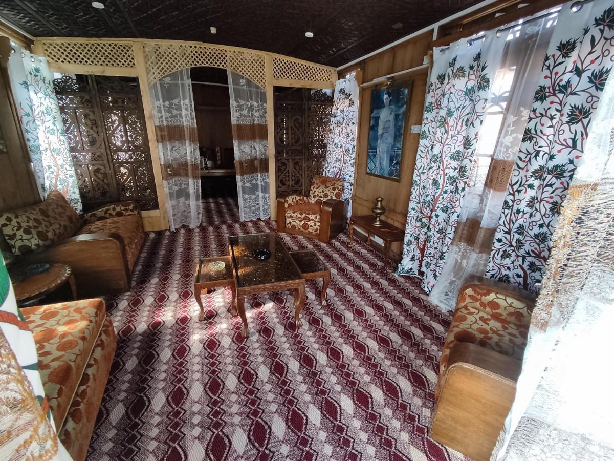 Houseboat Young Balmoral Castle Srīnagar المظهر الخارجي الصورة